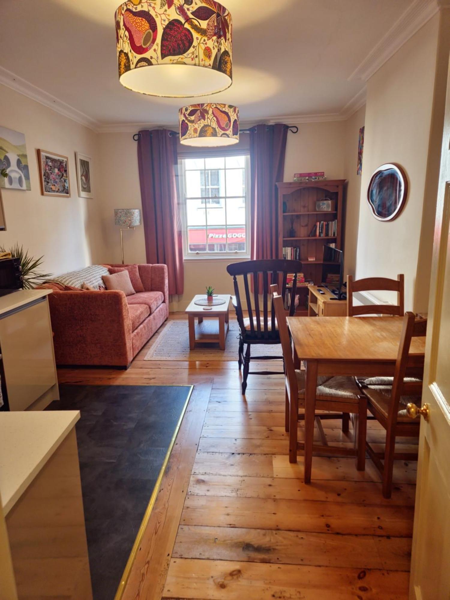 Central Gloucester Self-Catering Flat - A Hidden Gem Esterno foto