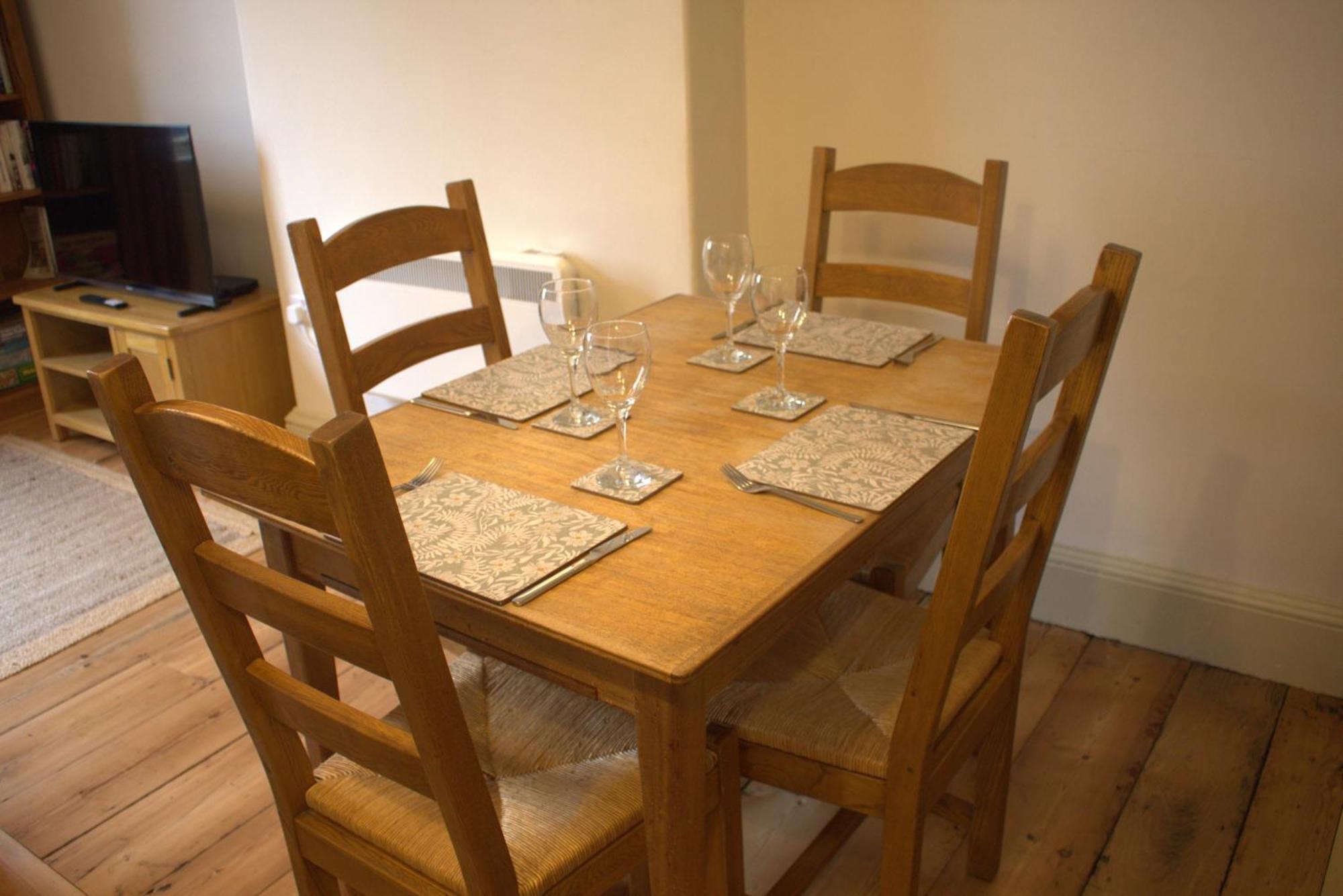 Central Gloucester Self-Catering Flat - A Hidden Gem Esterno foto
