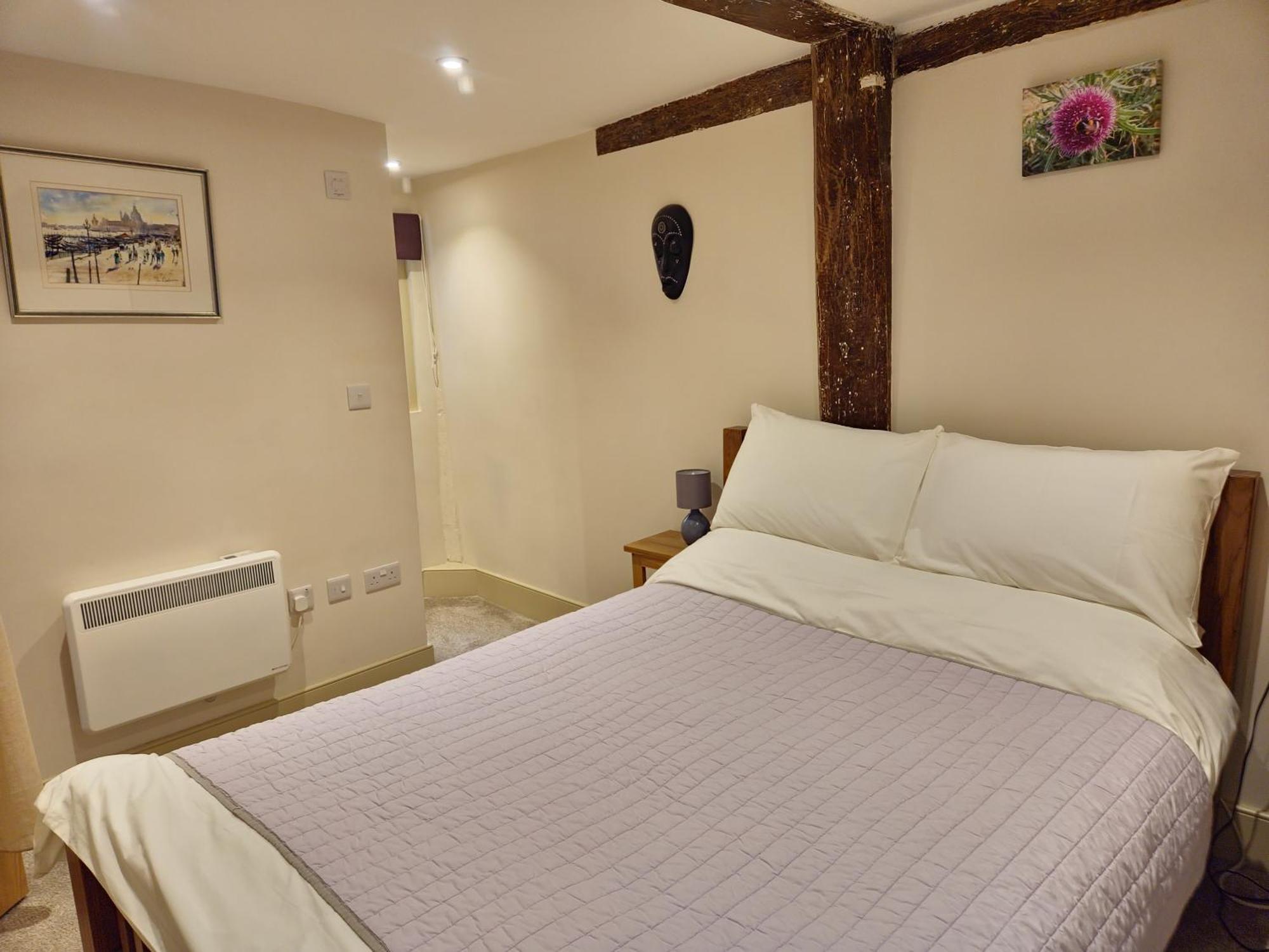 Central Gloucester Self-Catering Flat - A Hidden Gem Esterno foto
