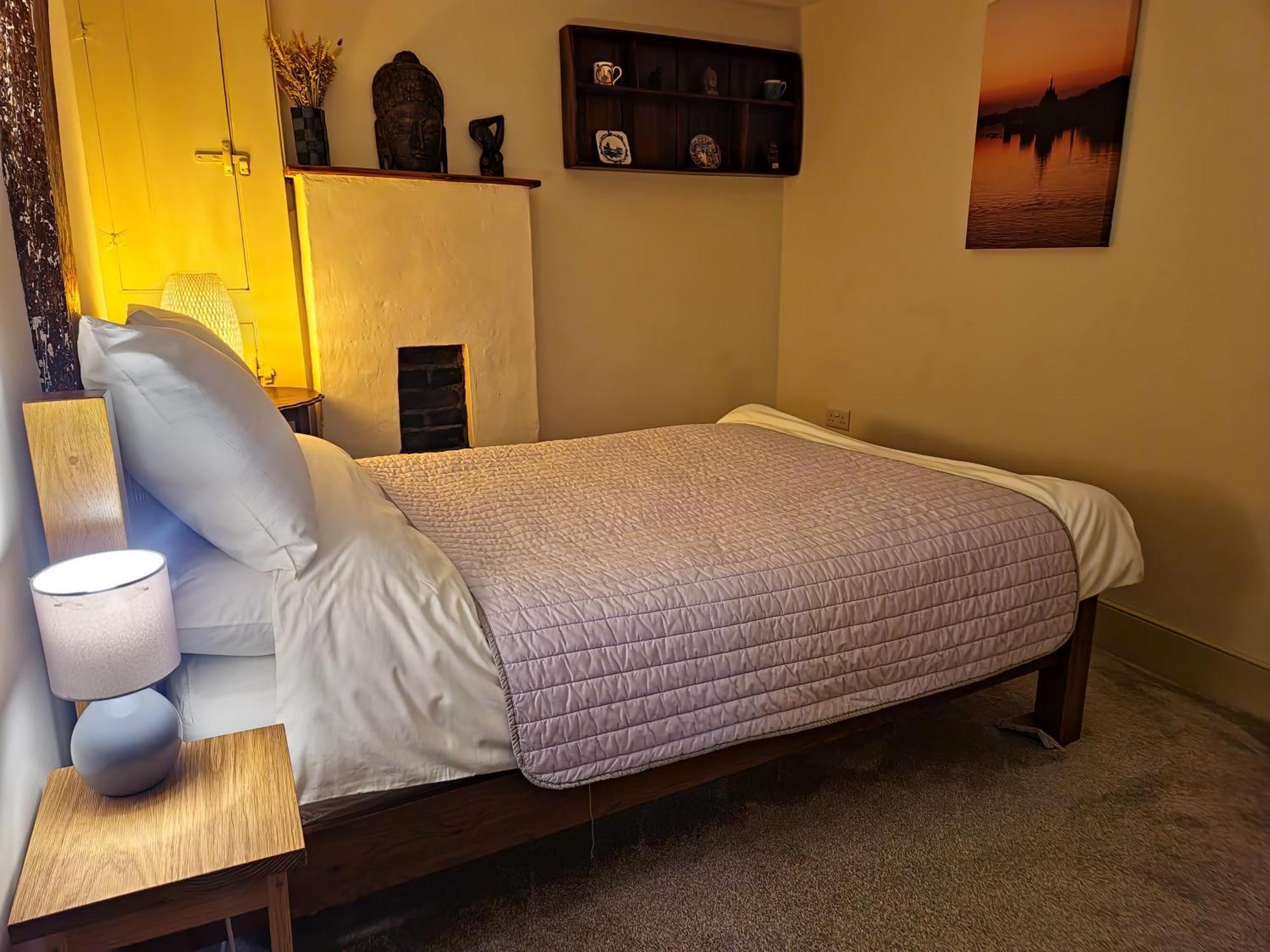 Central Gloucester Self-Catering Flat - A Hidden Gem Esterno foto