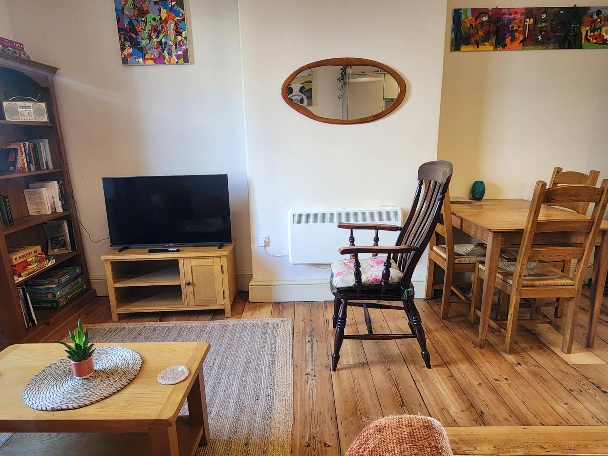 Central Gloucester Self-Catering Flat - A Hidden Gem Esterno foto