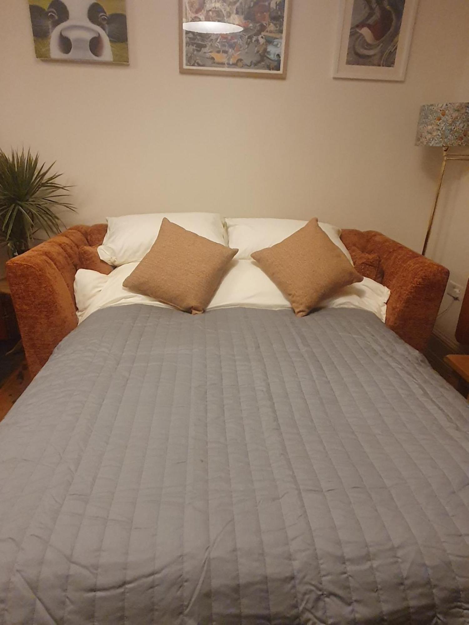 Central Gloucester Self-Catering Flat - A Hidden Gem Esterno foto